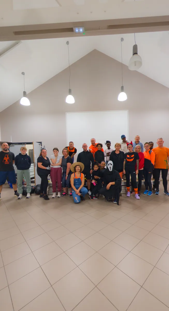 Photo de groupe déguisée, séance Halloween Ternois Fitness à Ramecourt
